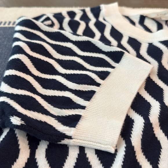 Navy and White Patterned Sweater - Picture 4 of 5